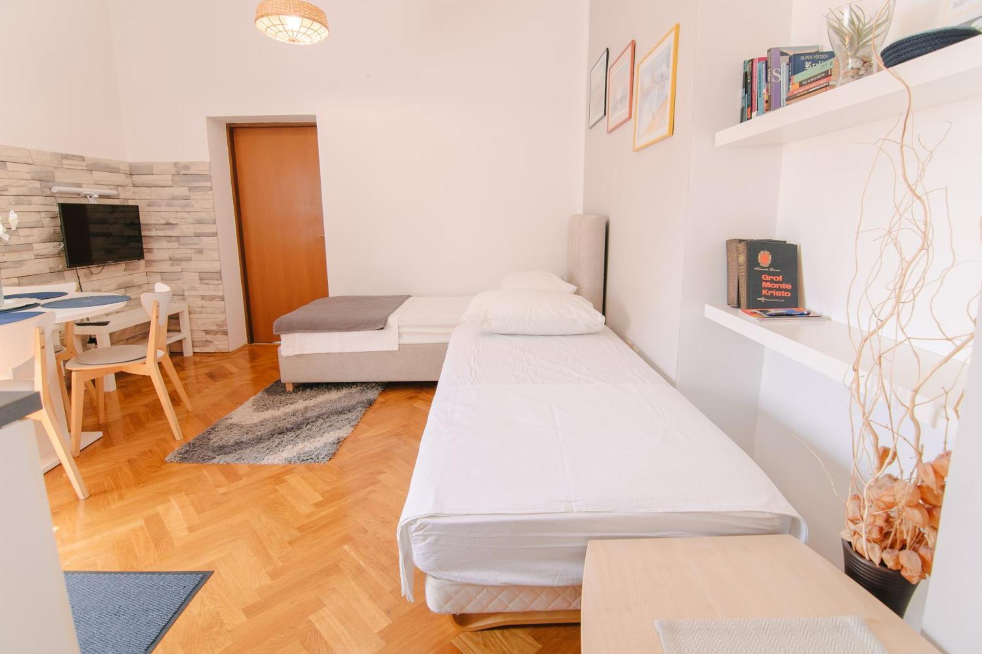 Apartments Sab Ogulin Exterior photo